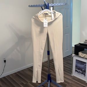 Zara - BRAND NEW Hi Rise beige / cream leggings with bottom slit / vents